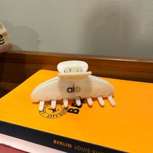 White Alo Claw Clip